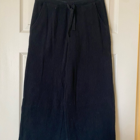 Stars Above Black Ribbed Lounge Set - Picture 2 of 3